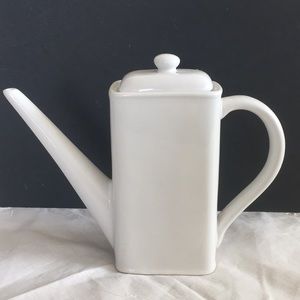 Tea pot